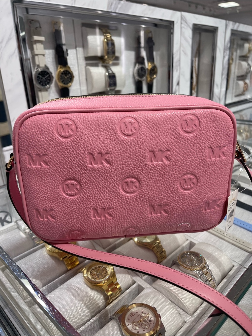 Michael Kors Jet Set Travel Lg Logo Debossed EW Camera Crossbody
Carnation
NWT - Picture 8 of 16